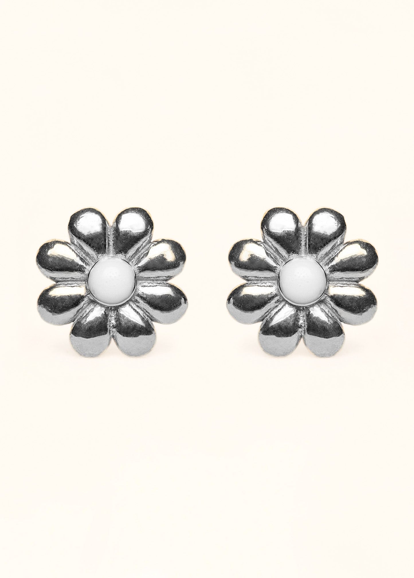 Daisy Breastmilk Earrings - Mamma's Liquid Love