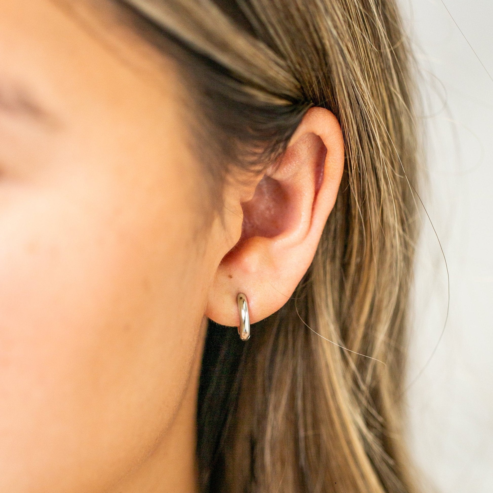 8.5mm Closed Hoop Earrings - Mamma's Liquid Love