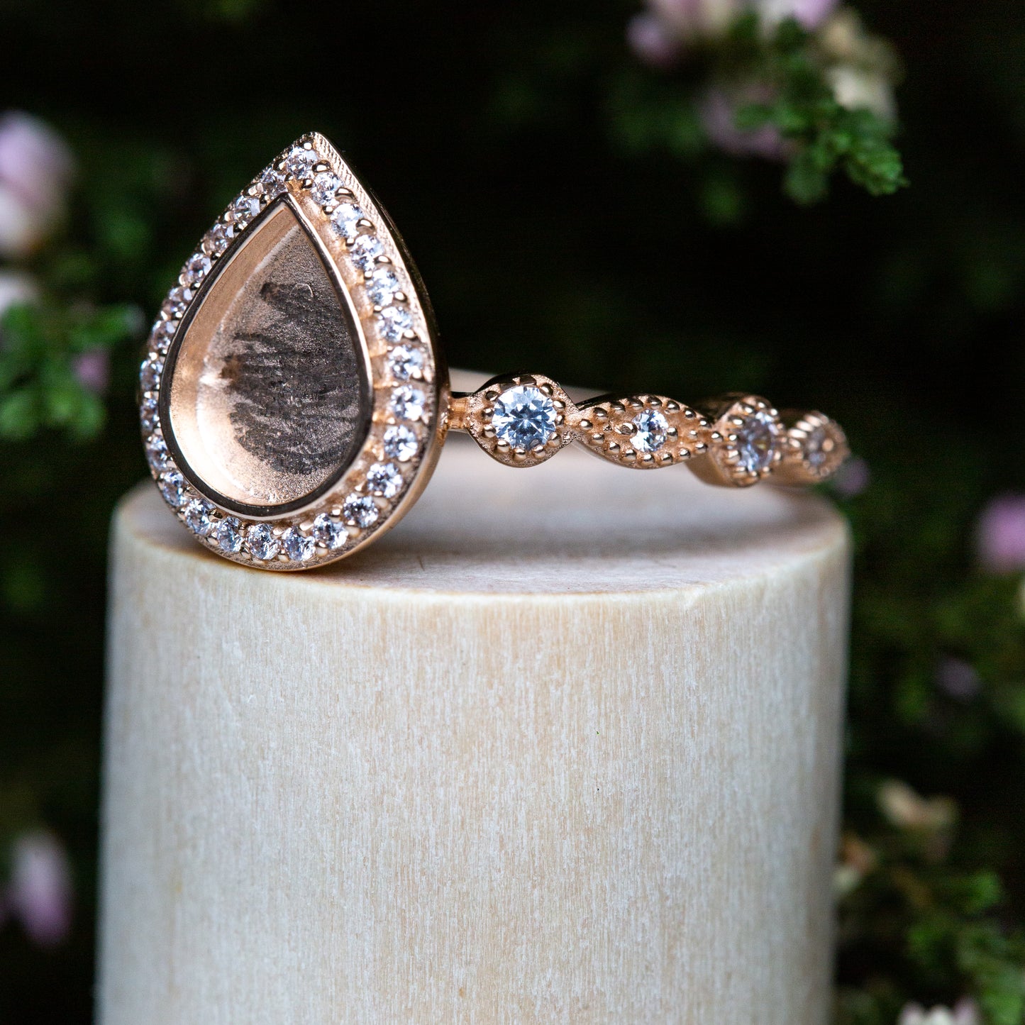 Love Drop with Ornate Band OSVB