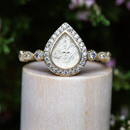 Love Drop with Ornate Band OSVB