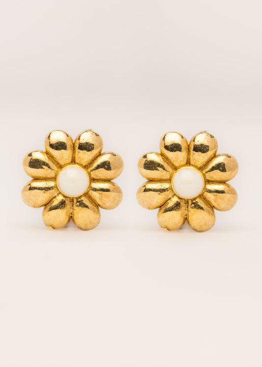 Daisy Earrings PI_Breastmilk_Jewelry_Keepsakes- Mamma's Liquid Love
