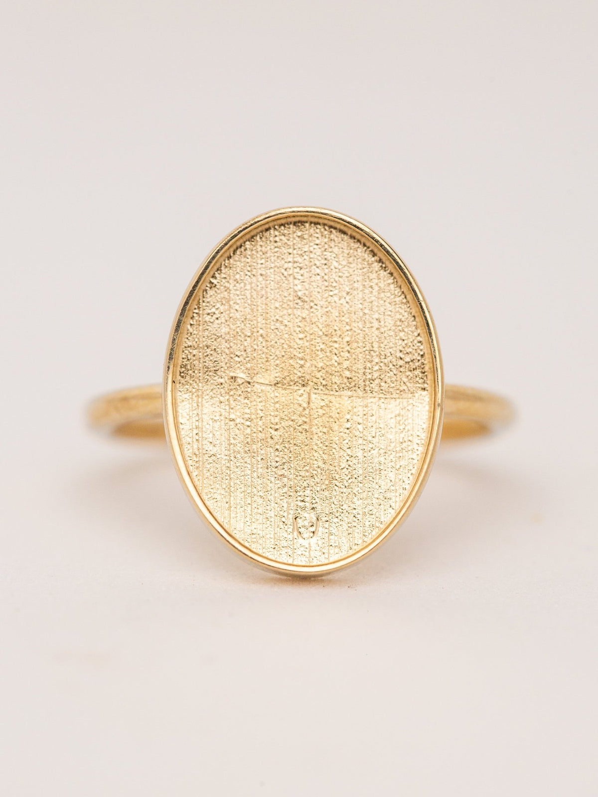 Oval Timeless Ring MTM_Breastmilk_Jewelry_Keepsakes- Mamma's Liquid Love