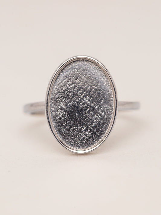 Oval Timeless Ring MTM_Breastmilk_Jewelry_Keepsakes- Mamma's Liquid Love