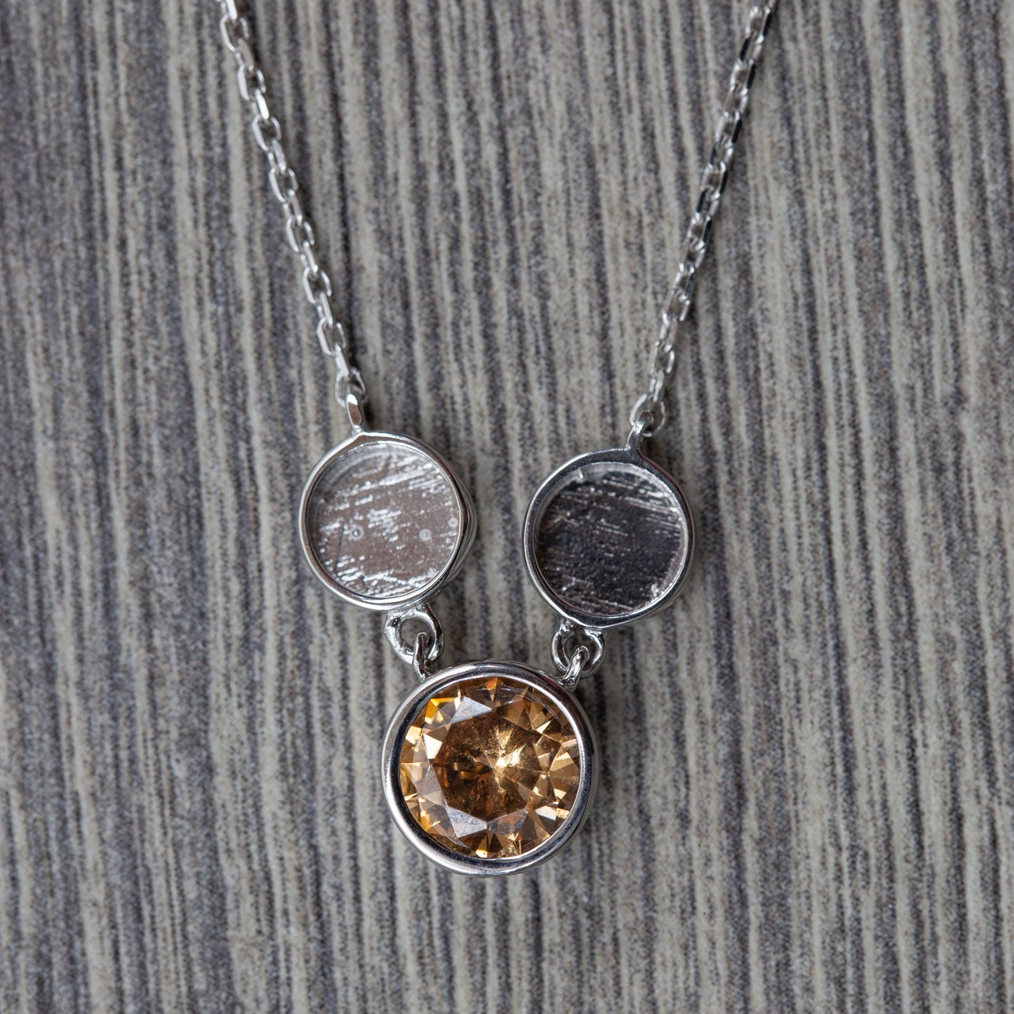 November + two empty bezel necklace OSVE
