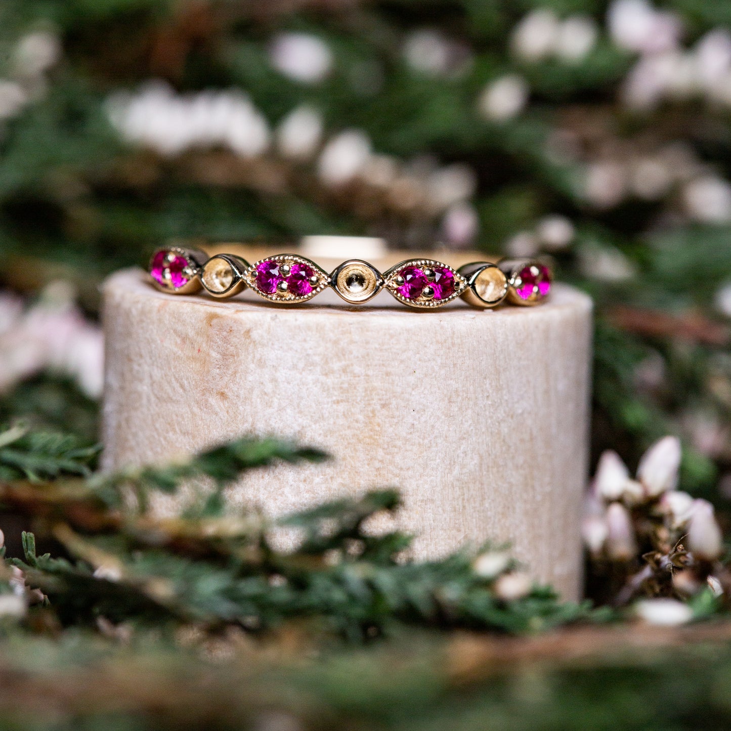 Stacker ring — Resembles a Queen Stacker OS